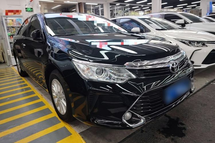 Used Toyota Camry 2016 2.0G 10th Anniversary Leading Edition Front Right 45 Deg