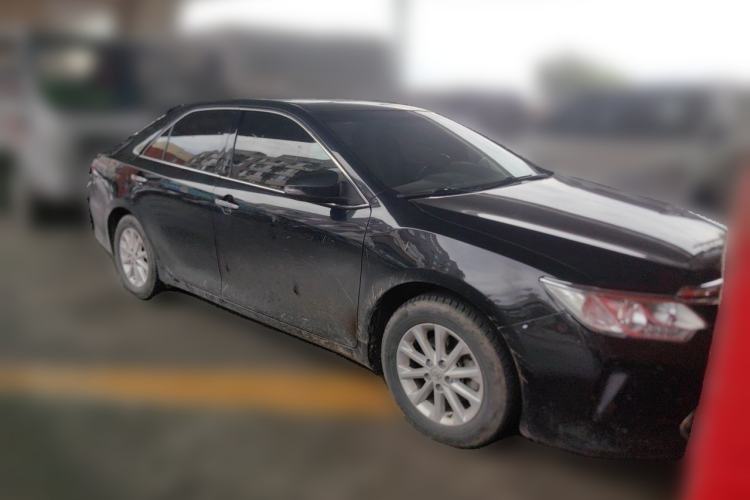 Used Toyota Camry 2016 2.0G 10th Anniversary Leading Edition Front Right 45 Deg