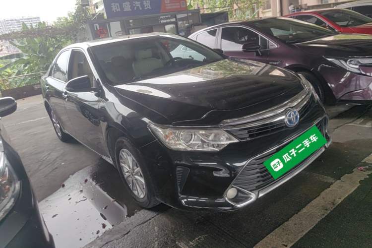 Used Toyota Camry 2016 Dual-Engine 2.5 HG 10th Anniversary Deluxe Navigation Edition Front Right 45 Deg