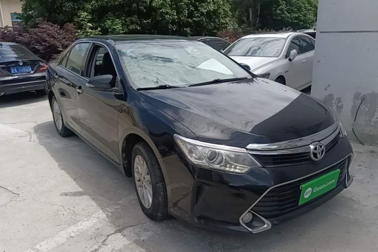 Used Toyota Camry 2016 2.0G 10th Anniversary Leading Edition Front Right 45 Deg