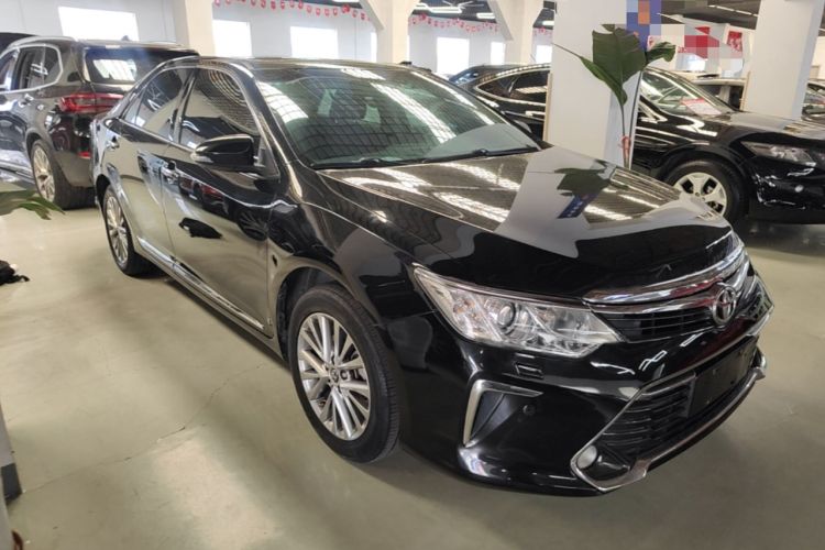 Used Toyota Camry 2016 2.5G 10th Anniversary Deluxe Navigation Edition Front Right 45 Deg