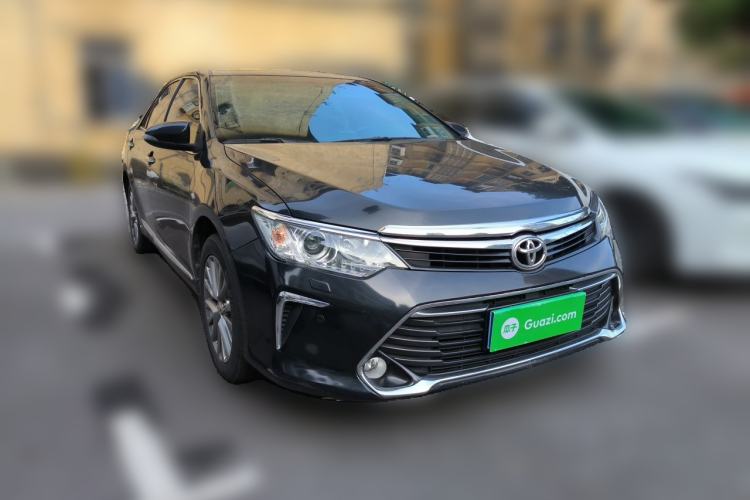 Used Toyota Camry 2016 2.5G 10th Anniversary Deluxe Navigation Edition Front Right 45 Deg