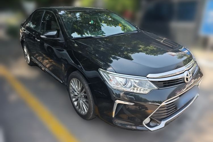 Used Toyota Camry 2016 2.5G 10th Anniversary Deluxe Navigation Edition Front Right 45 Deg