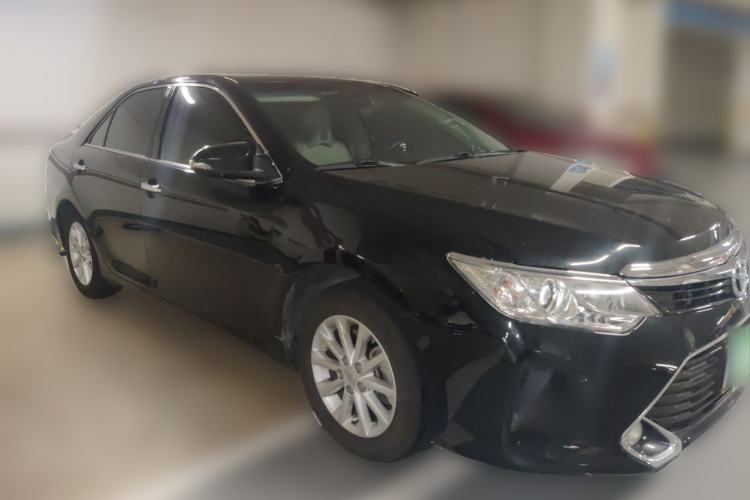 Used Toyota Camry 2016 2.0G 10th Anniversary Leading Edition Front Right 45 Deg