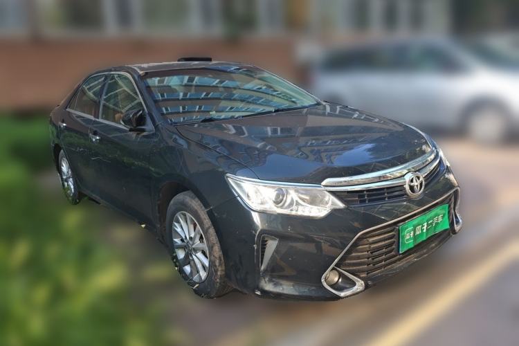 Used Toyota Camry 2016 2.0G 10th Anniversary Leading Edition Front Right 45 Deg
