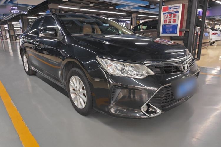 Used Toyota Camry 2016 2.0E 10th Anniversary Elite Edition Front Right 45 Deg