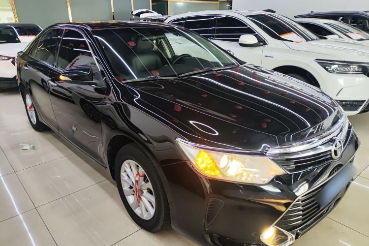 Used Toyota Camry 2016 2.0G 10th Anniversary Leading Edition Front Right 45 Deg