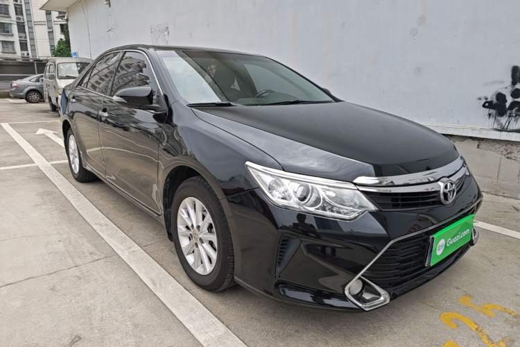 Used Toyota Camry 2016 2.0G 10th Anniversary Leading Edition Front Right 45 Deg