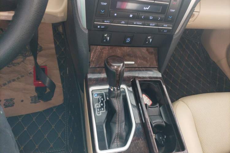 Used Toyota Camry 2016 2.0G 10th Anniversary Leading Edition Gear Lever