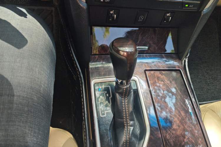 Used Toyota Camry 2016 2.0G 10th Anniversary Leading Edition Gear Lever