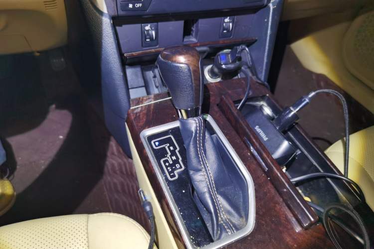 Used Toyota Camry 2016 2.0G 10th Anniversary Leading Edition Gear Lever