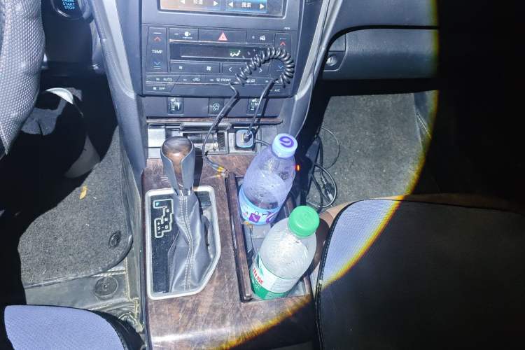 Used Toyota Camry 2016 2.5G 10th Anniversary Deluxe Navigation Edition Gear Lever
