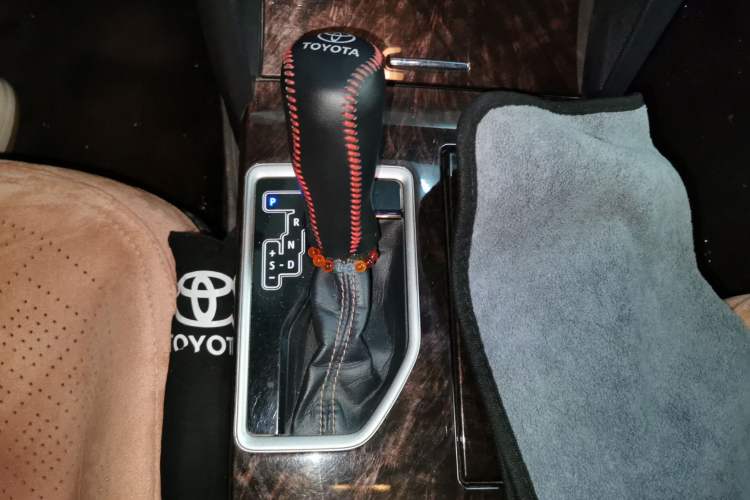 Used Toyota Camry 2016 2.0G 10th Anniversary Leading Edition Gear Lever