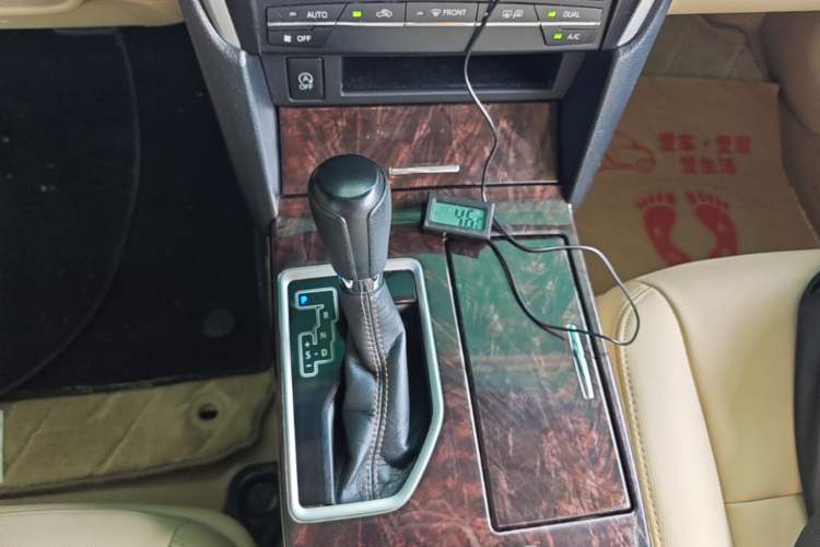 Used Toyota Camry 2016 2.0E 10th Anniversary Elite Edition Gear Lever