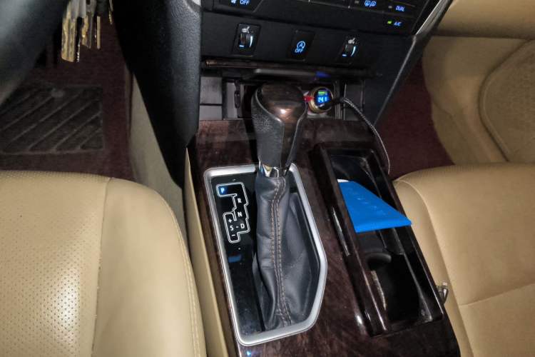 Used Toyota Camry 2016 2.0G 10th Anniversary Leading Edition Gear Lever