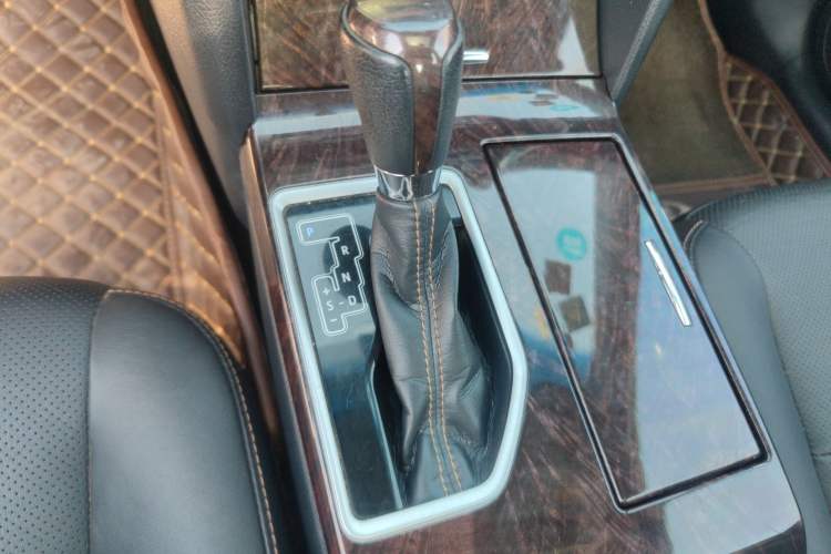 Used Toyota Camry 2016 2.0G 10th Anniversary Leading Edition Gear Lever