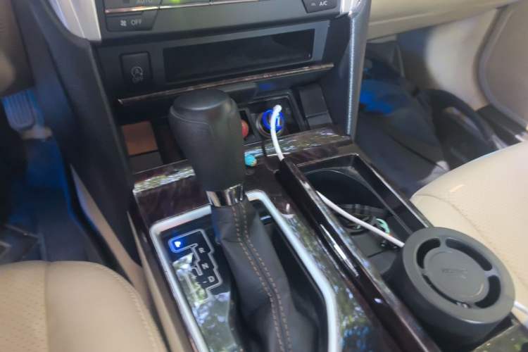 Used Toyota Camry 2016 2.0E 10th Anniversary Elite Edition Gear Lever
