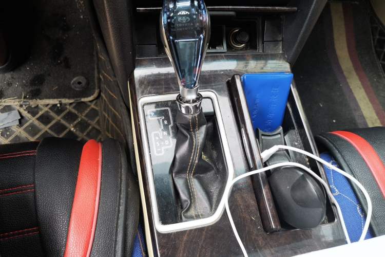 Used Toyota Camry 2016 2.0E 10th Anniversary Elite Edition Gear Lever