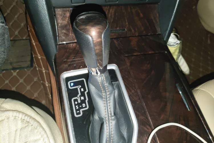 Used Toyota Camry 2016 2.0G 10th Anniversary Leading Edition Gear Lever