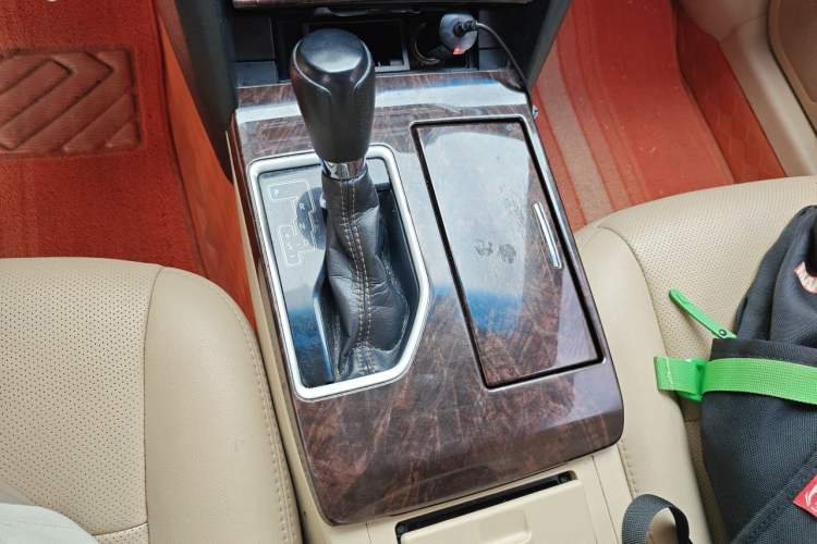 Used Toyota Camry 2016 2.0E 10th Anniversary Elite Edition Gear Lever