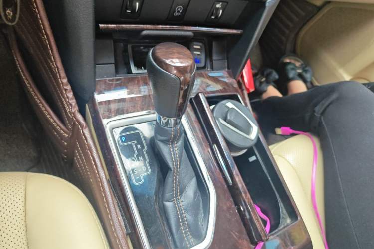 Used Toyota Camry 2016 2.0G 10th Anniversary Leading Edition Gear Lever