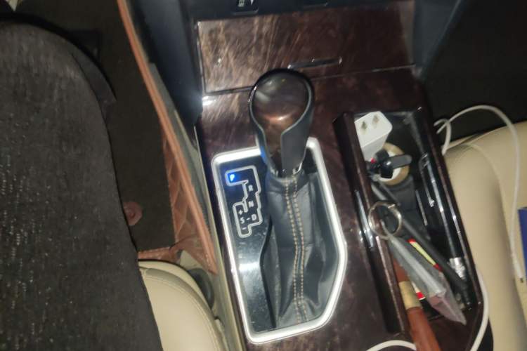 Used Toyota Camry 2016 2.0G 10th Anniversary Leading Edition Gear Lever