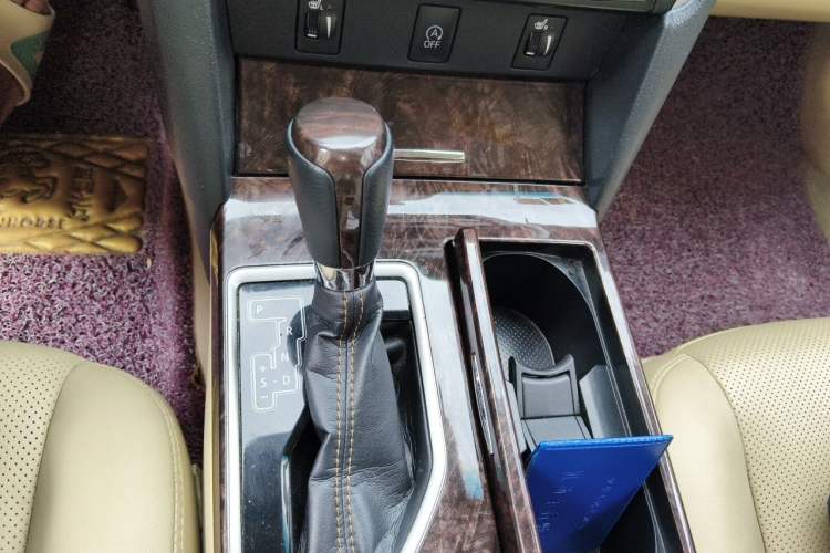 Used Toyota Camry 2016 2.0G 10th Anniversary Leading Edition Gear Lever