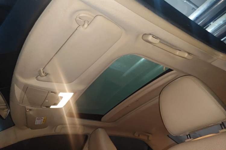 Used Toyota Camry 2016 2.0G 10th Anniversary Leading Edition Headliner
