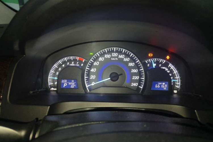 Used Toyota Camry 2016 2.0G 10th Anniversary Leading Edition Instrument Cluster