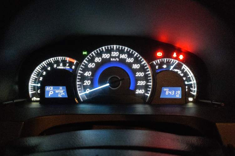 Used Toyota Camry 2016 2.0G 10th Anniversary Leading Edition Instrument Cluster