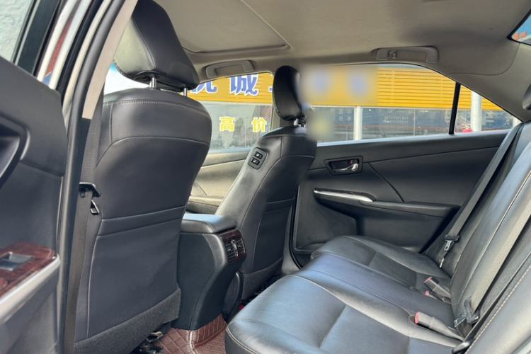 Used Toyota Camry 2016 2.0G 10th Anniversary Leading Edition Interior 1