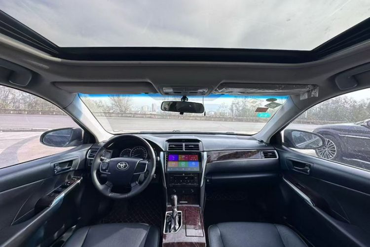 Used Toyota Camry 2016 2.0G 10th Anniversary Leading Edition Interior 1