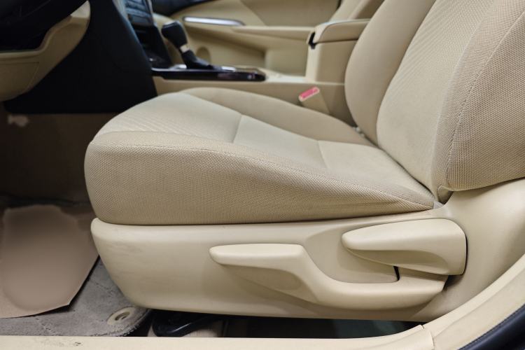Used Toyota Camry 2016 2.0E 10th Anniversary Elite Edition Interior 10
