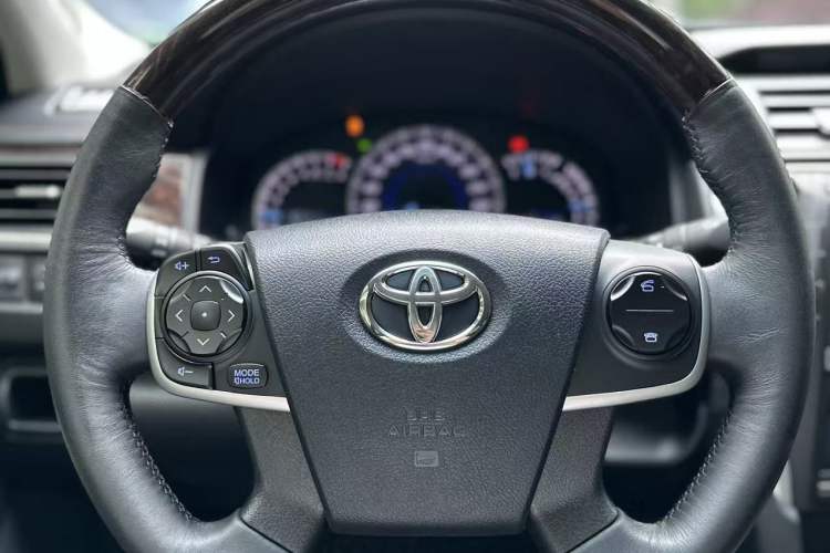 Used Toyota Camry 2016 2.0G 10th Anniversary Leading Edition Interior 11