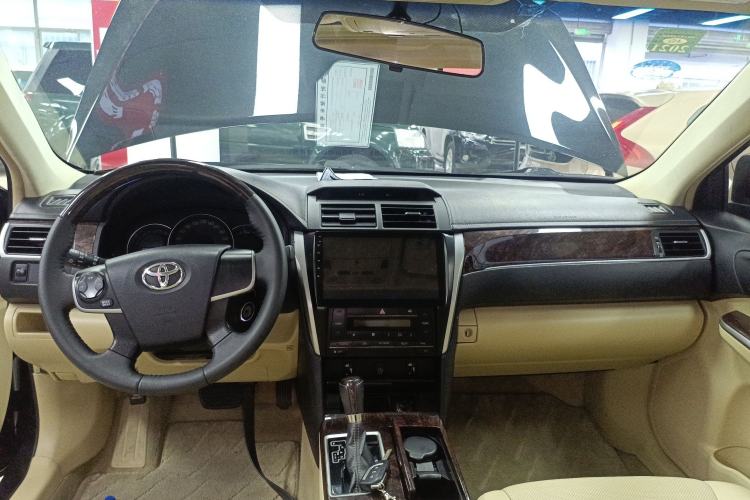 Used Toyota Camry 2016 2.0G 10th Anniversary Leading Edition Interior 2