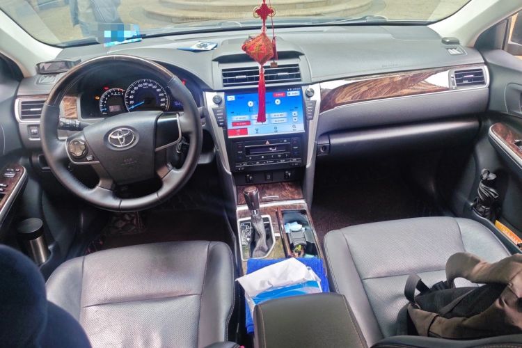 Used Toyota Camry 2016 2.0G 10th Anniversary Leading Edition Interior 2