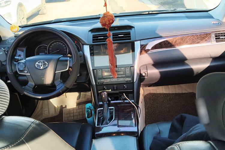 Used Toyota Camry 2016 2.0G 10th Anniversary Leading Edition Interior 2