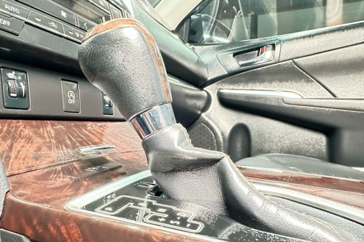 Used Toyota Camry 2016 2.0G 10th Anniversary Leading Edition Interior 2