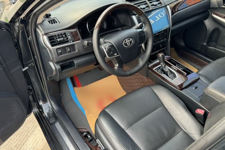 Used Toyota Camry 2016 2.0G 10th Anniversary Leading Edition Interior 2