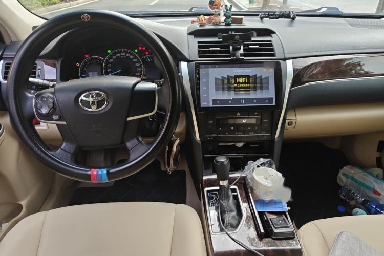 Used Toyota Camry 2016 2.0E 10th Anniversary Elite Edition Interior 2