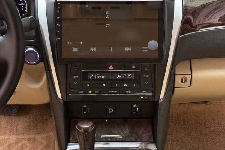 Used Toyota Camry 2016 2.0G 10th Anniversary Leading Edition Interior 2