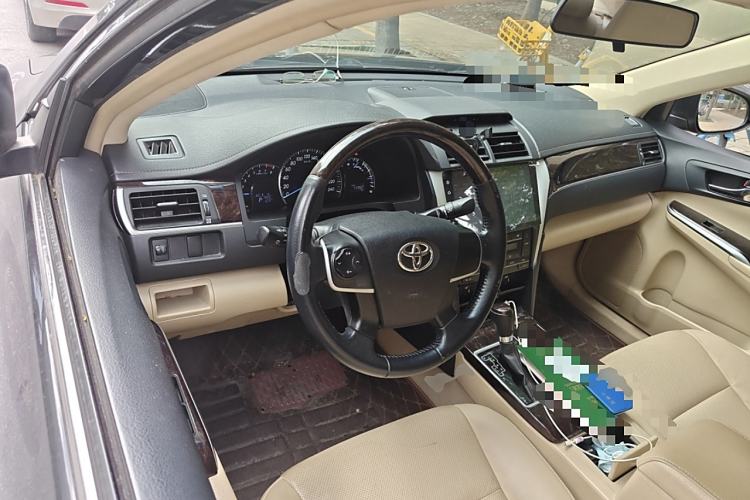 Used Toyota Camry 2016 2.0G 10th Anniversary Leading Edition Interior 2