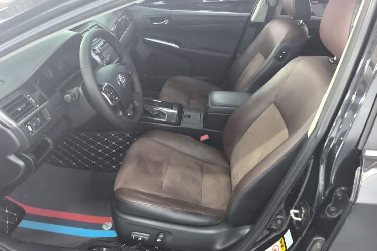 Used Toyota Camry 2016 2.0G 10th Anniversary Luxury Edition Interior 2
