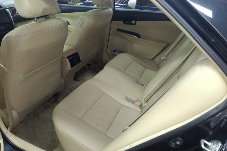 Used Toyota Camry 2016 2.0G 10th Anniversary Leading Edition Interior 4