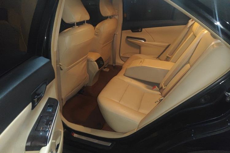 Used Toyota Camry 2016 2.0G 10th Anniversary Leading Edition Interior 4