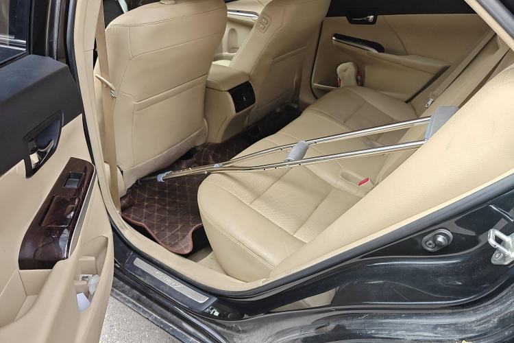 Used Toyota Camry 2016 2.0G 10th Anniversary Leading Edition Interior 4