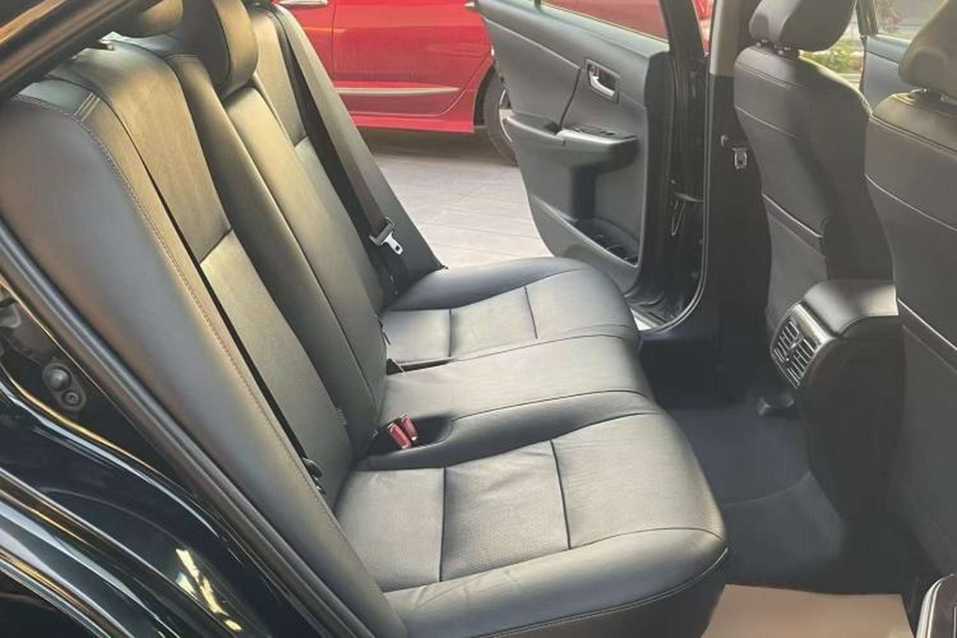 Used Toyota Camry 2016 2.0G 10th Anniversary Leading Edition Interior 5