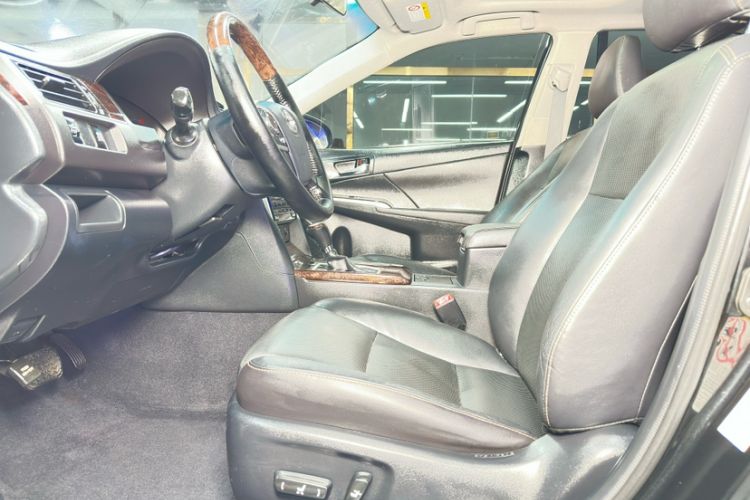 Used Toyota Camry 2016 2.0G 10th Anniversary Leading Edition Interior 6