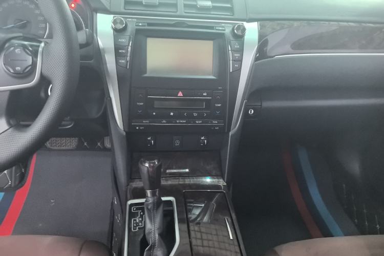 Used Toyota Camry 2016 2.0G 10th Anniversary Luxury Edition Interior 6