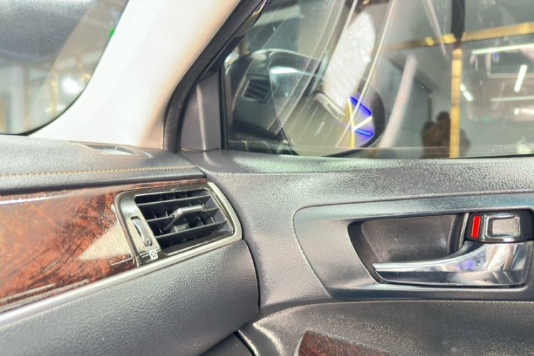 Used Toyota Camry 2016 2.0G 10th Anniversary Leading Edition Interior 8